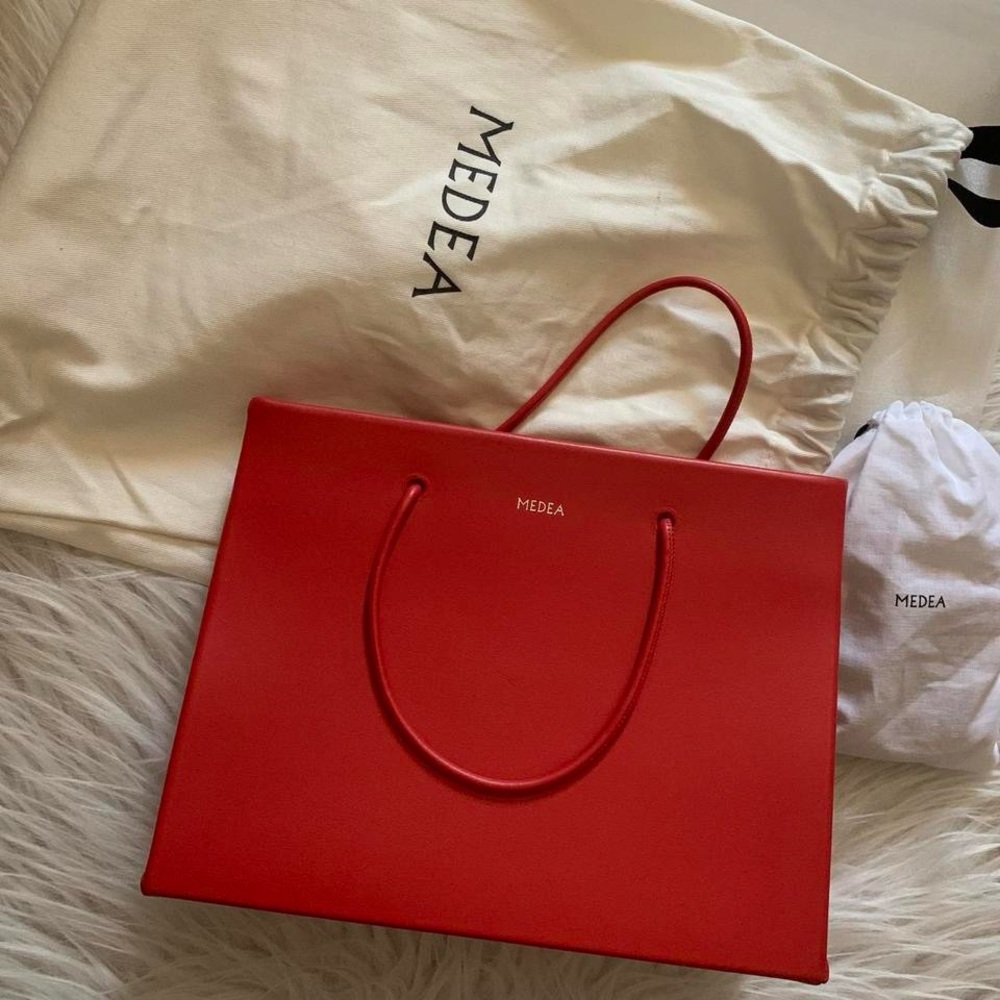 Medea leather bag in red